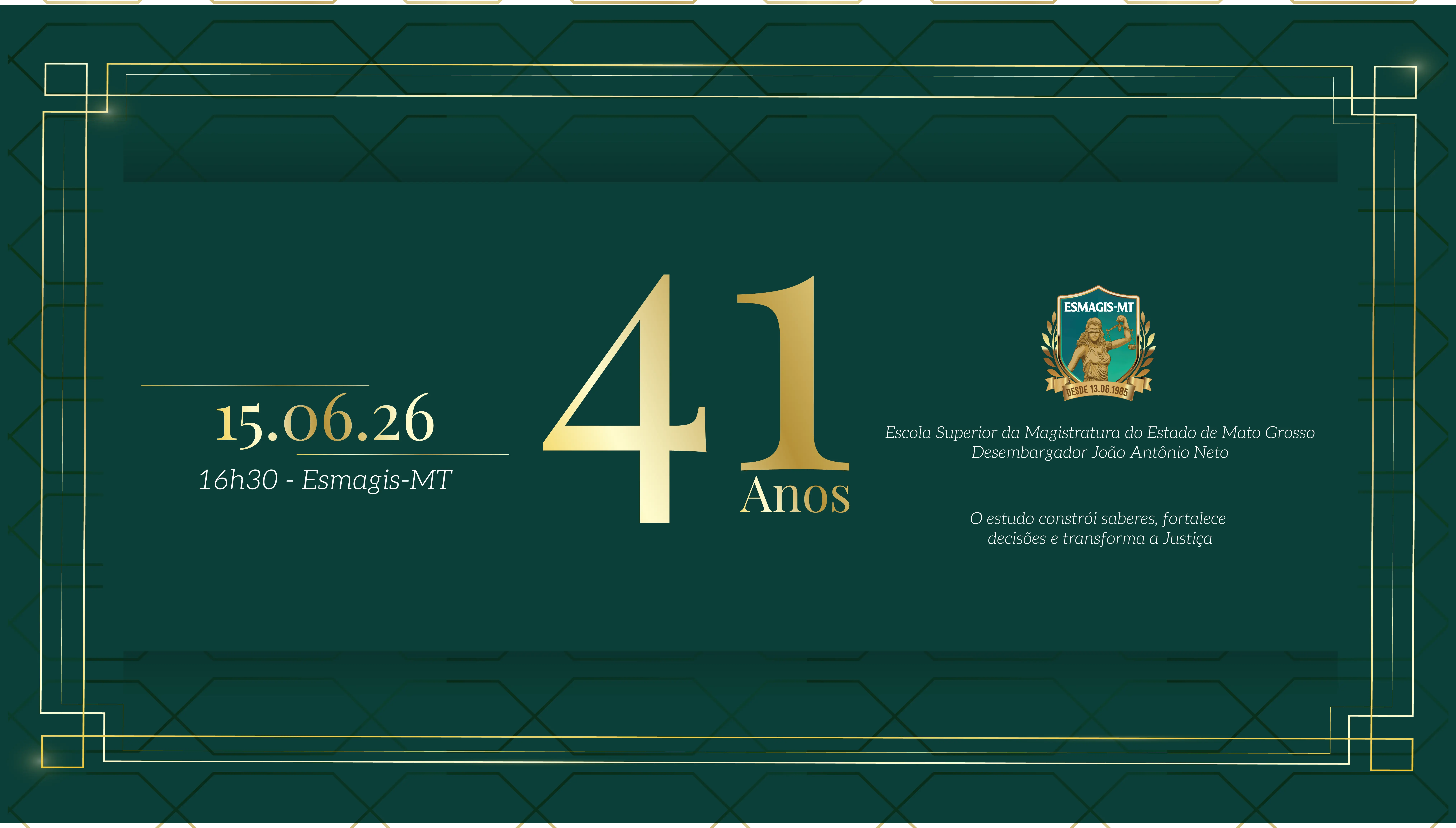 Banner digital verde com detalhes dourados celebra 